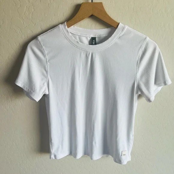 Vouri Women’s Short Sleeve Feather Classic Tee Size L - Picture 3 of 4